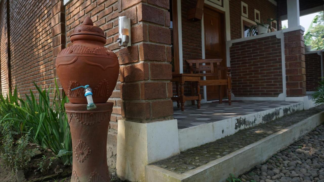 Genthong Homestay 마겔랑 외부 사진