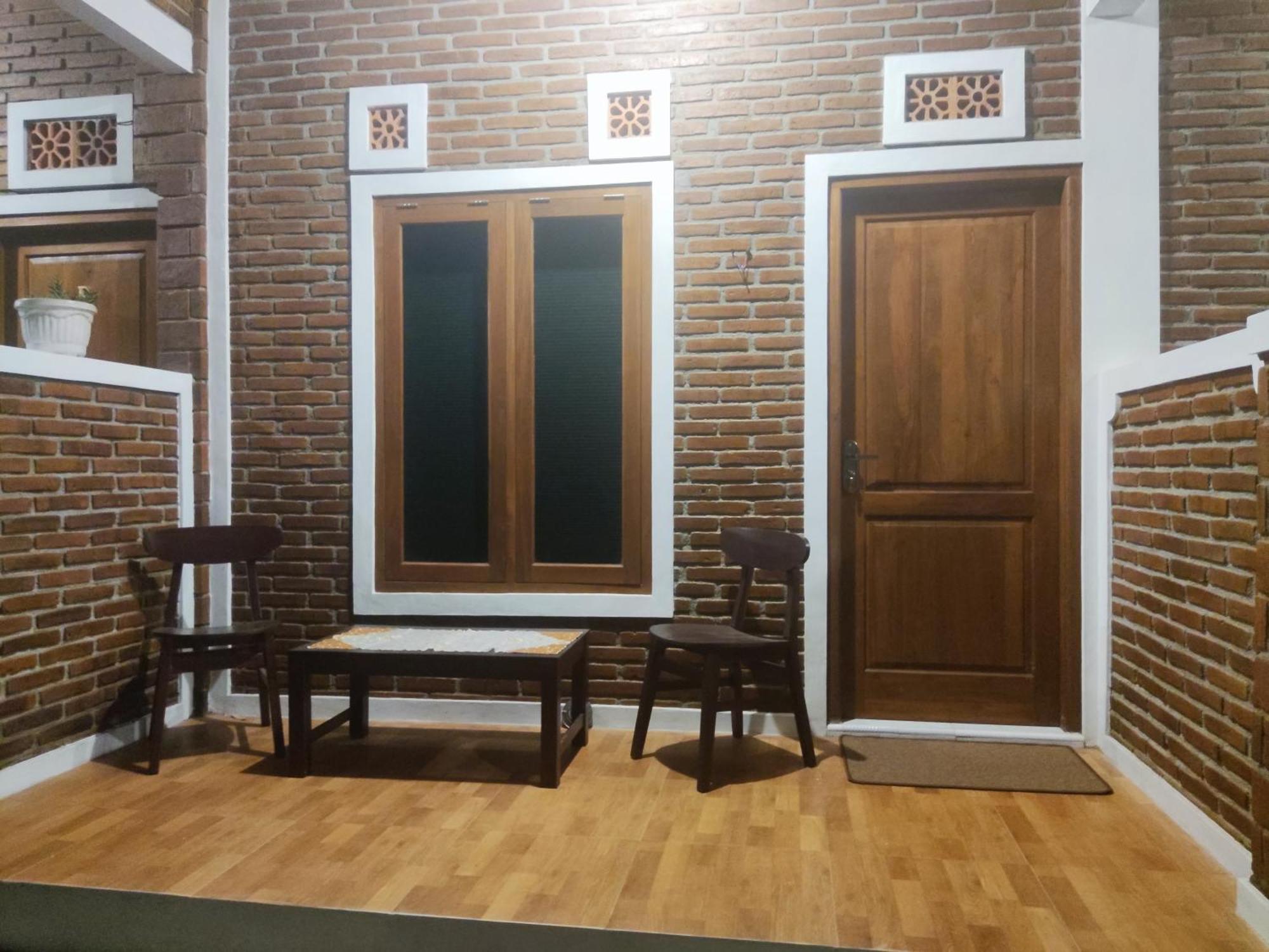 Genthong Homestay 마겔랑 외부 사진