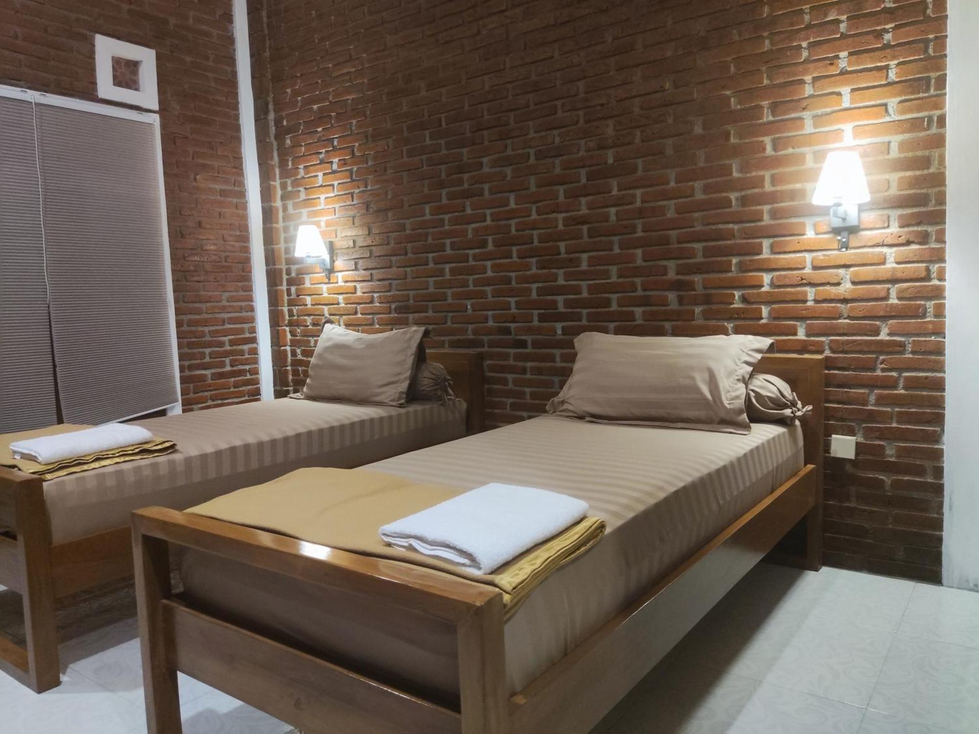 Genthong Homestay 마겔랑 외부 사진