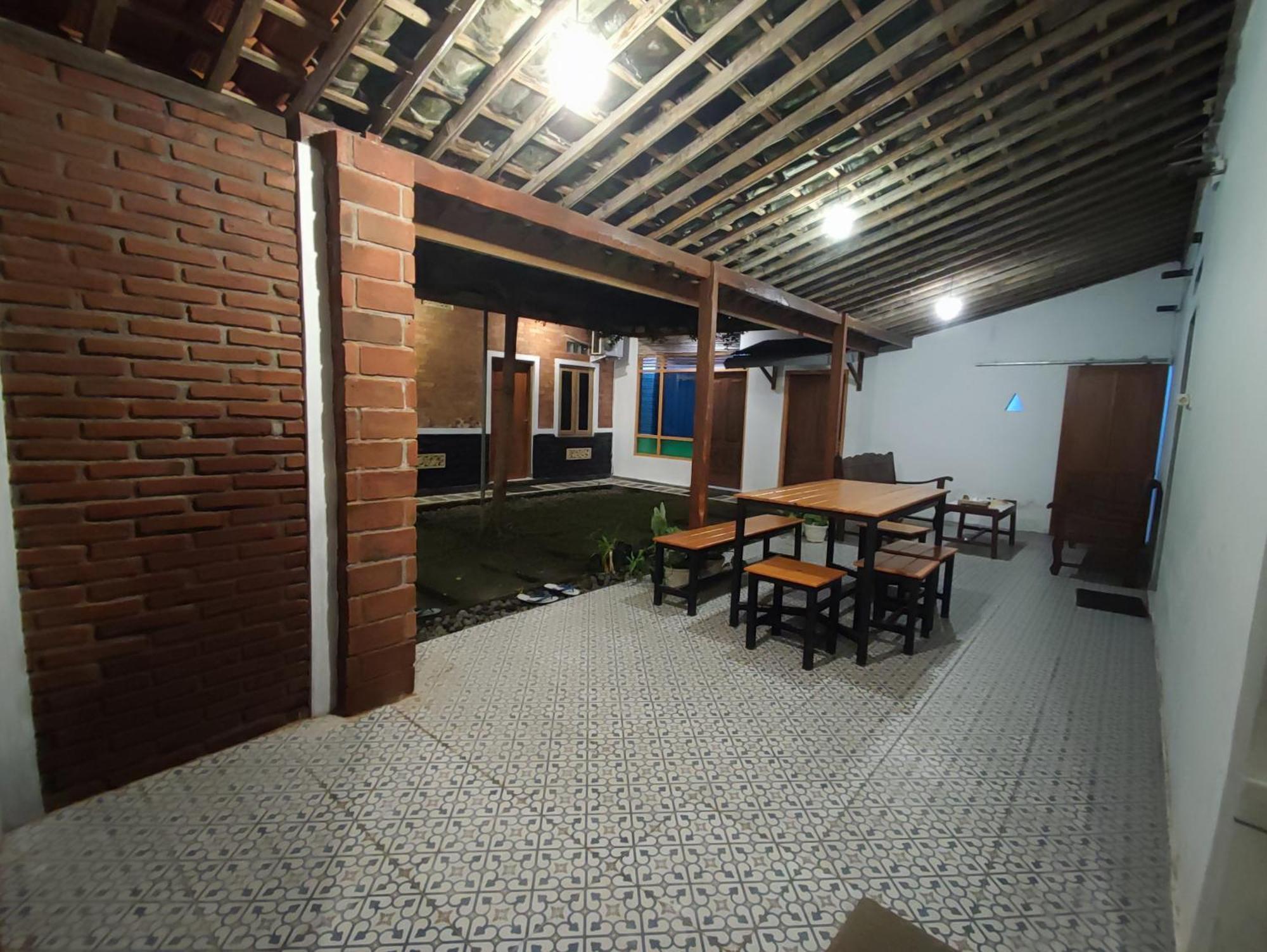Genthong Homestay 마겔랑 외부 사진