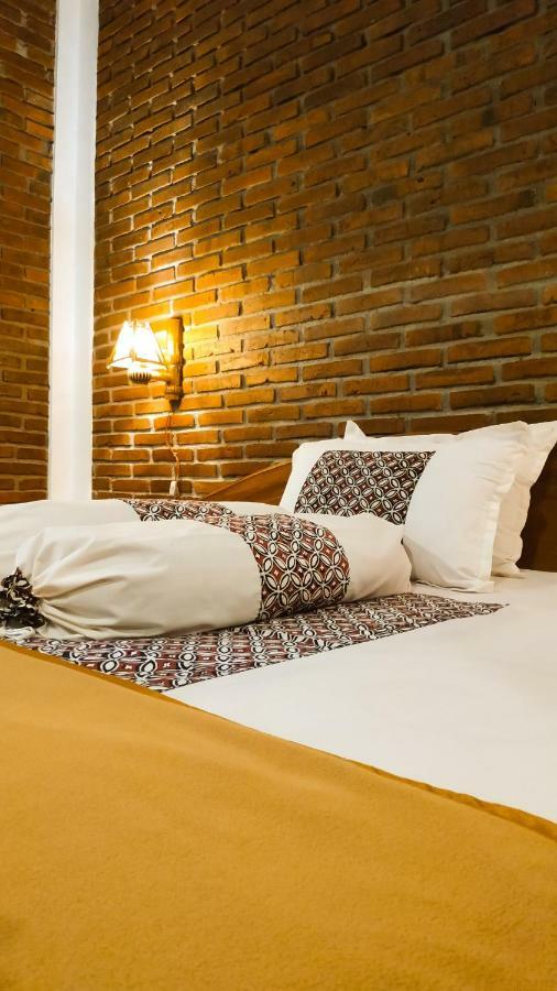 Genthong Homestay 마겔랑 외부 사진